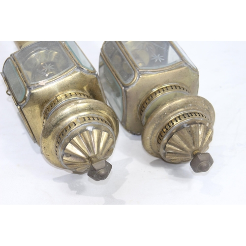 214 - PAIR OF VINTAGE BRASS COACHING LAMPS
55 X 17CM