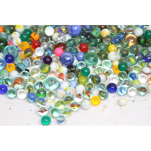 588 - LARGE QUANTITY OF MARBLES