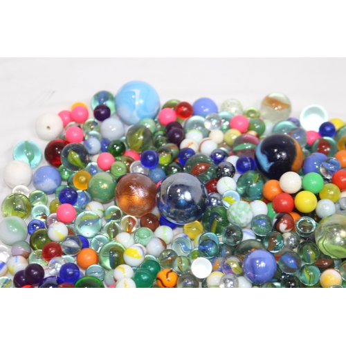 588 - LARGE QUANTITY OF MARBLES