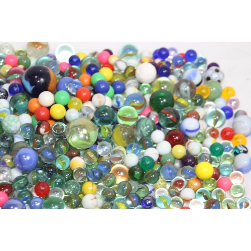 588 - LARGE QUANTITY OF MARBLES