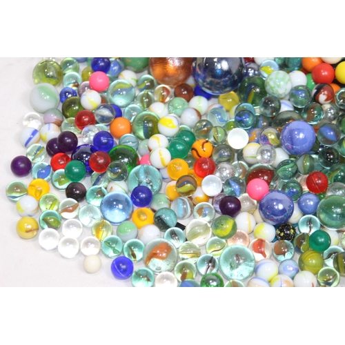 588 - LARGE QUANTITY OF MARBLES