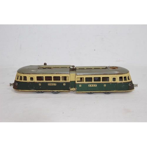 590 - VINTAGE TINPLATE JOUSTRA TRAIN - NO ENGINE