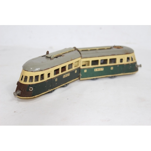 590 - VINTAGE TINPLATE JOUSTRA TRAIN - NO ENGINE