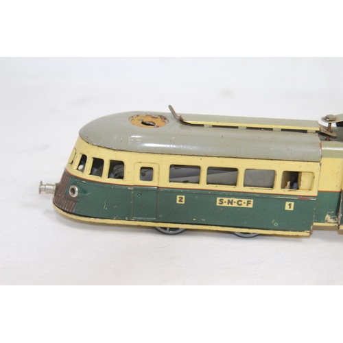 590 - VINTAGE TINPLATE JOUSTRA TRAIN - NO ENGINE