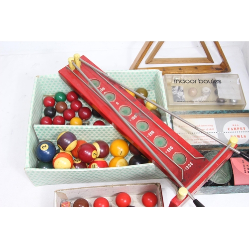 596 - QUANTITY OF VINTAGE SNOOKER AND BOULE GAMES