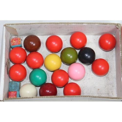 596 - QUANTITY OF VINTAGE SNOOKER AND BOULE GAMES