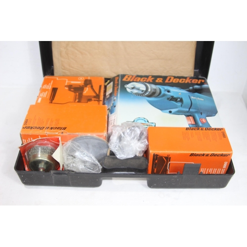637 - BLACK AND DECKER DRILL SET
