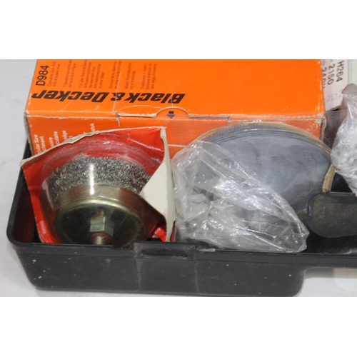 637 - BLACK AND DECKER DRILL SET