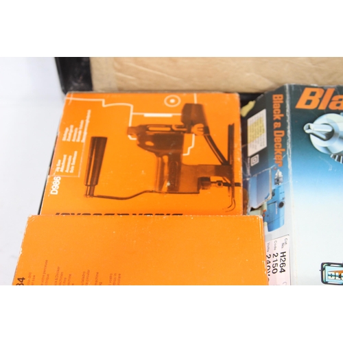 637 - BLACK AND DECKER DRILL SET