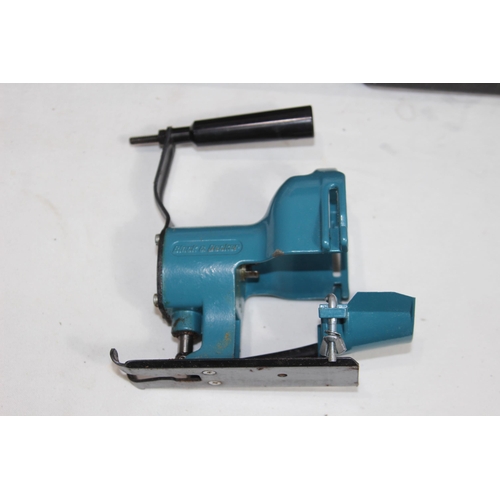 637 - BLACK AND DECKER DRILL SET