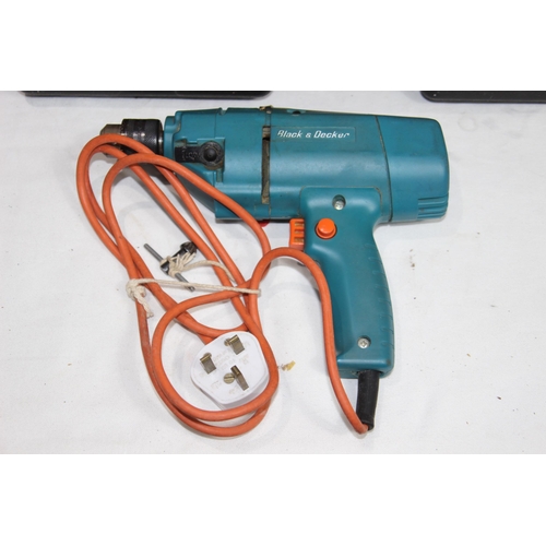 637 - BLACK AND DECKER DRILL SET