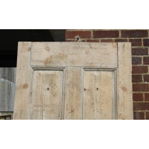 109 - ANTIQUE PINE DOOR
210 X 91CM