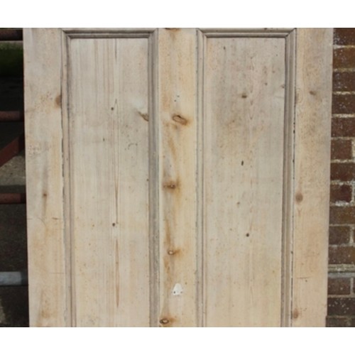 109 - ANTIQUE PINE DOOR
210 X 91CM