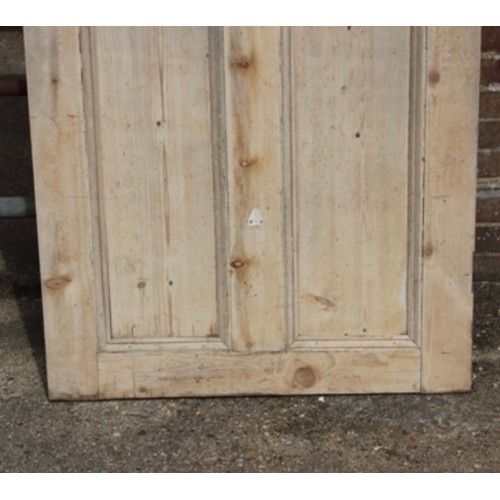 109 - ANTIQUE PINE DOOR
210 X 91CM