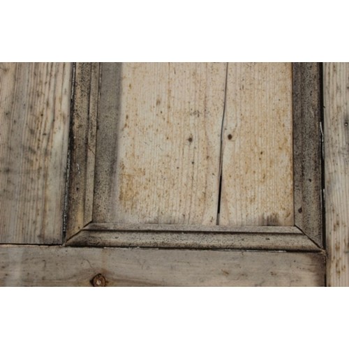 109 - ANTIQUE PINE DOOR
210 X 91CM