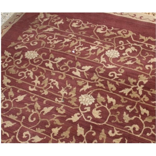 226 - LARGE MODERN RUG
280 X 190CM