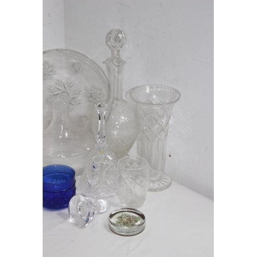 304 - QUANTITY OF VINTAGE GLASSWARE