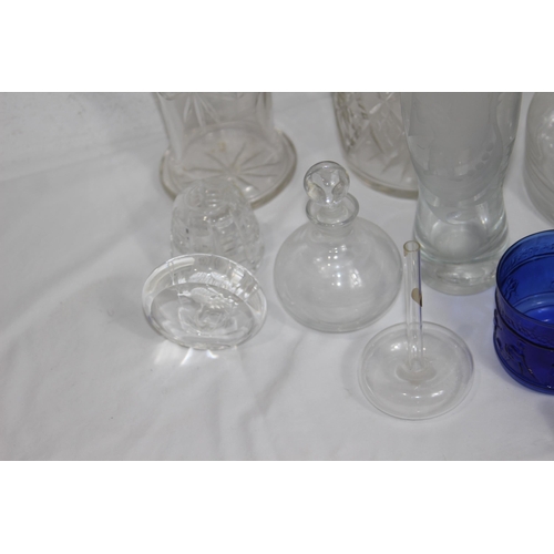 304 - QUANTITY OF VINTAGE GLASSWARE