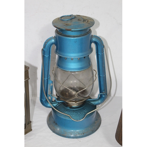 200 - 4 X VINTAGE OIL LAMPS