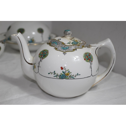 228 - LARGE QUANTITY OF GRAFTON CHINA