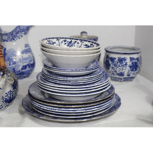 232 - QUANTITY OF VINTAGE BLUE AND WHITE DINNER SERVICE INCLUDING SPODE