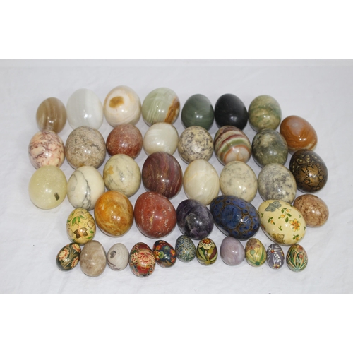 238 - QUANTITY OF MARBLE AND ONYX EGGS