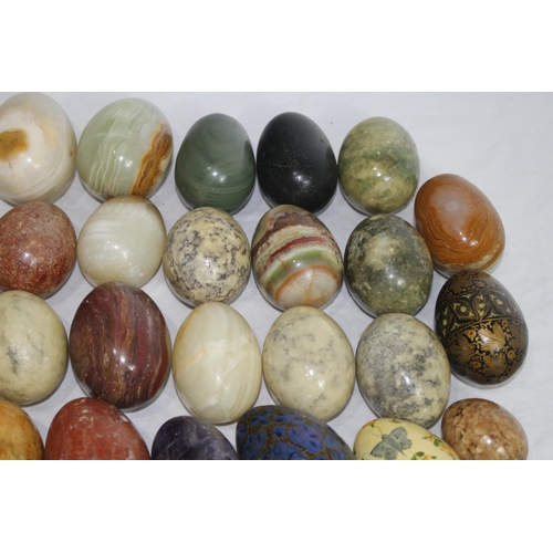 238 - QUANTITY OF MARBLE AND ONYX EGGS