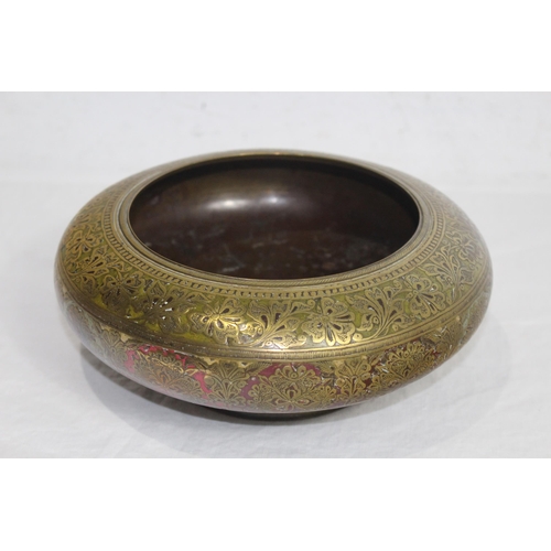 296 - INDIAN SENSOR BOWL
20 x 8cm