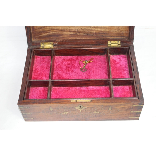 298 - EASTERN JEWELLERY BOX
31 X 21 X 11CM