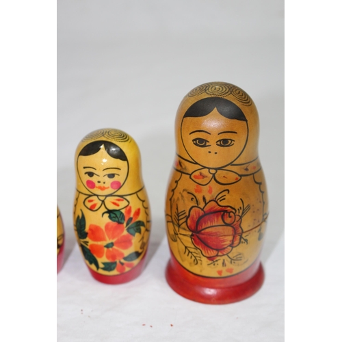 300 - QUANTITY OF VINTAGE RUSSIAN DOLLS
33.5CM