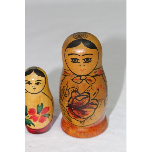 300 - QUANTITY OF VINTAGE RUSSIAN DOLLS
33.5CM