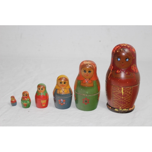 300 - QUANTITY OF VINTAGE RUSSIAN DOLLS
33.5CM