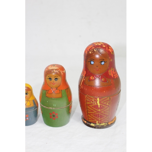 300 - QUANTITY OF VINTAGE RUSSIAN DOLLS
33.5CM