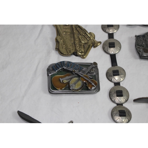 312 - GOOD BOX OF WESTERN STYLE BELT BUCKLES ETC