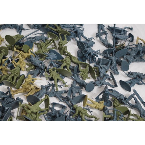 552 - QUANTITY OF PLASTIC SOLDIERS