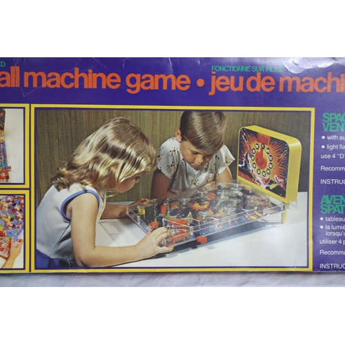 554 - VINTAGE PINBALL GAME