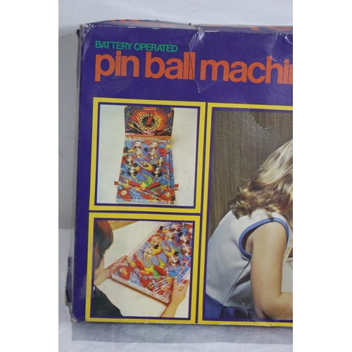 554 - VINTAGE PINBALL GAME