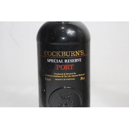 674 - BOTTLE OF COCKBURN'S SPECIAL RESERVE PORT