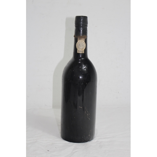 685 - BOTTLE OF VINTAGE 1977 QUARLES HARRIS PORT