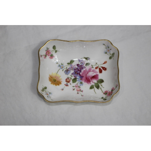 783 - ROYAL CROWN DERBY PIN DISH
10 X 7.5CM