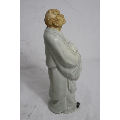 244 - VINTAGE CHINESE FIGURE
31CM