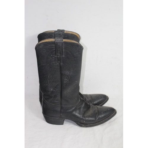 325 - PAIR OF COWBOY BOOTS SIZE 9