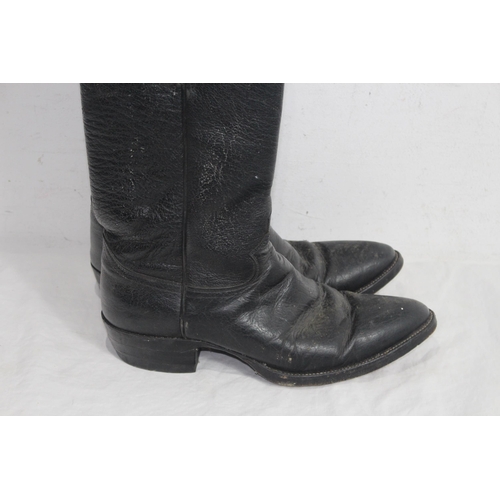 325 - PAIR OF COWBOY BOOTS SIZE 9