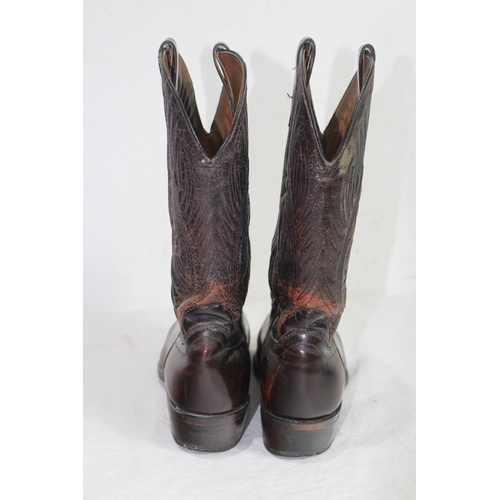 327 - LAREDO COWBOY BOOTS SIZE 9