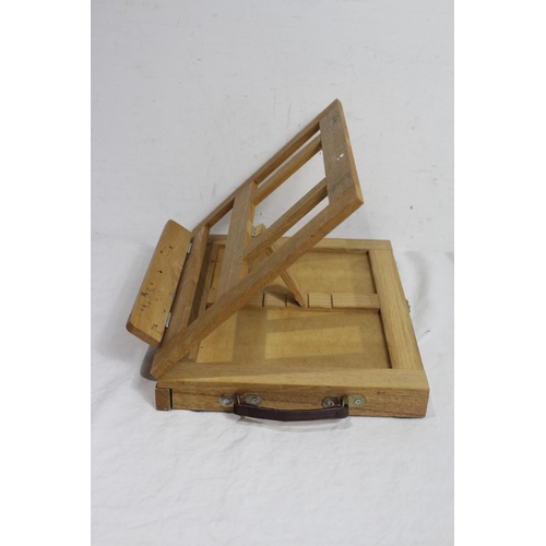 328 - TRAVEL ARTIST EASEL