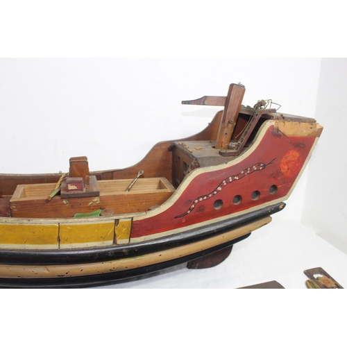 340 - VINTAGE CHINESE JUNK MODEL
74 x 31cm