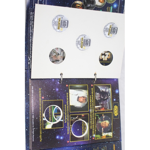 559 - STAR WARS COLLECTABLE FOLDER