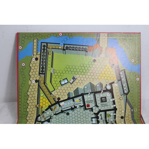 569 - VINTAGE ESCAPE FROM COLDITZ GAME