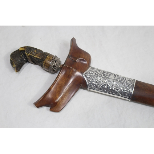 714 - EASTERN ORNATE KRISS SWORD