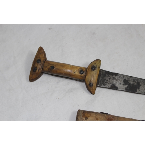 721 - ANTIQUE MIDDLE EASTERN KNIFE